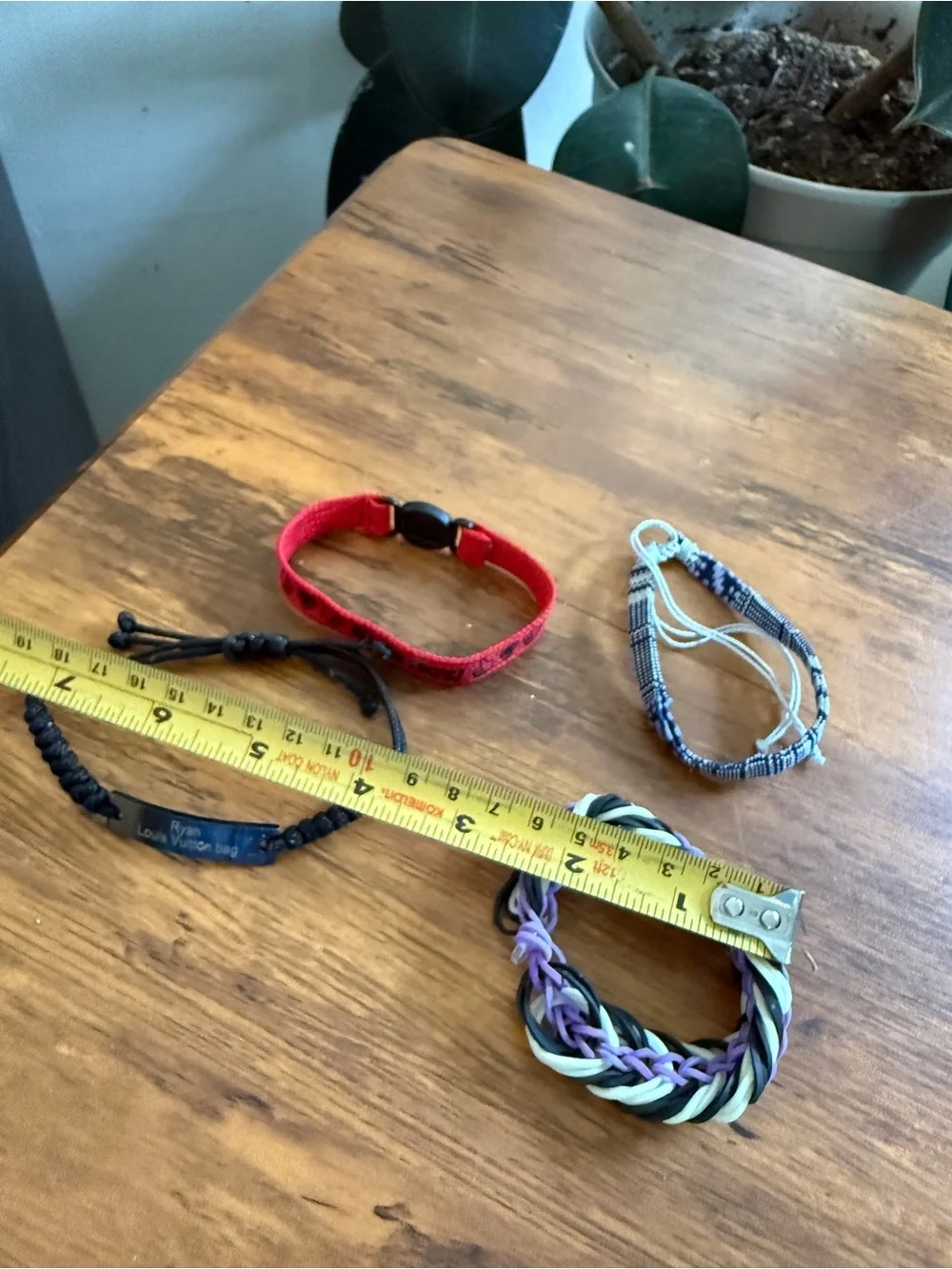 Pair of (4) adult bracelets y2k